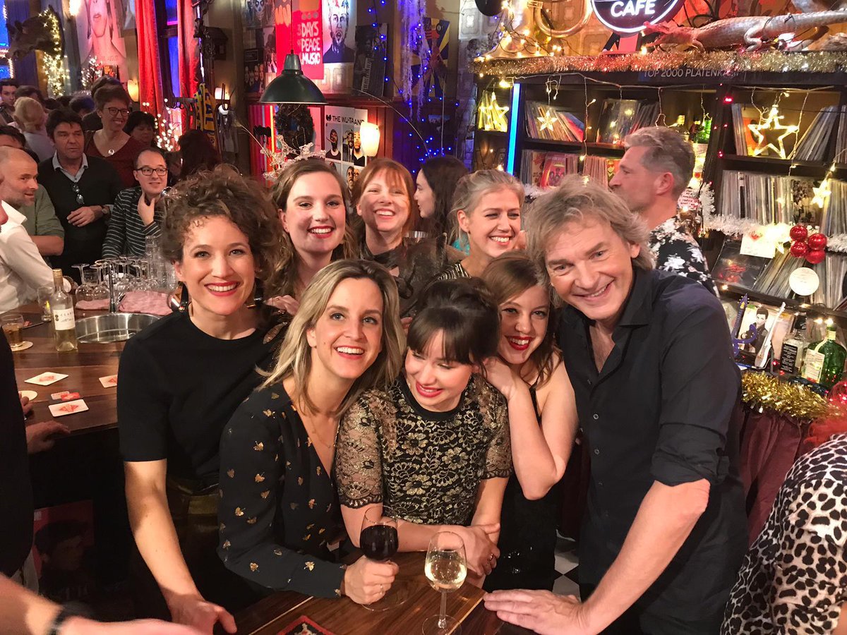 Jaja jongens, rectificatie! <a href="/Top2000agogoNTR/">Top 2000 a Gogo</a> is natuurlijk op <a href="/NPO3/">NPO 3</a> :)