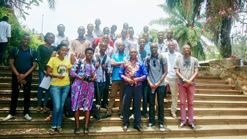 abem_burundi's tweet photo. Jour 4

Place au SCORP ou Standing Committee On human Rights and Peace

Le SCORP s'est assuré de renforcer l'esprit de leadership parmi les futurs médecins par plusieurs formations en collaboration avec Greenland Alliance et la présence de @Aniyonizigiye 

#ABEM #ABEM2019 https://t.co/TrtfDnGcgP