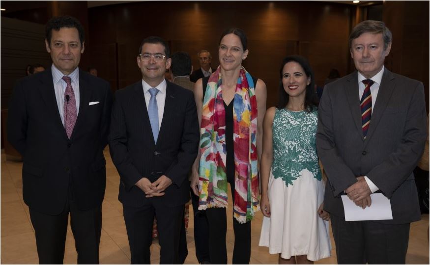 Te invitamos a leer la nota sobre el #Seminario “Sostenibilidad ¿objetivo o restricción?”
 #sostenibilidad #TrabajoyFamilia
#conciliación
lnkd.in/eQ6-eaG
<a href="/ESEUANDES/">ESE Business School</a> <a href="/CEF_ESE/">CEF ESE</a>
