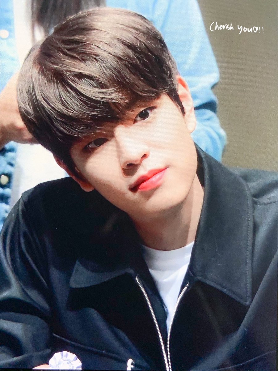 cherishyou922's tweet photo. 191226 용산팬싸 #스트레이키즈 #승민 👀❤️ https://t.co/lyCiJxvahk