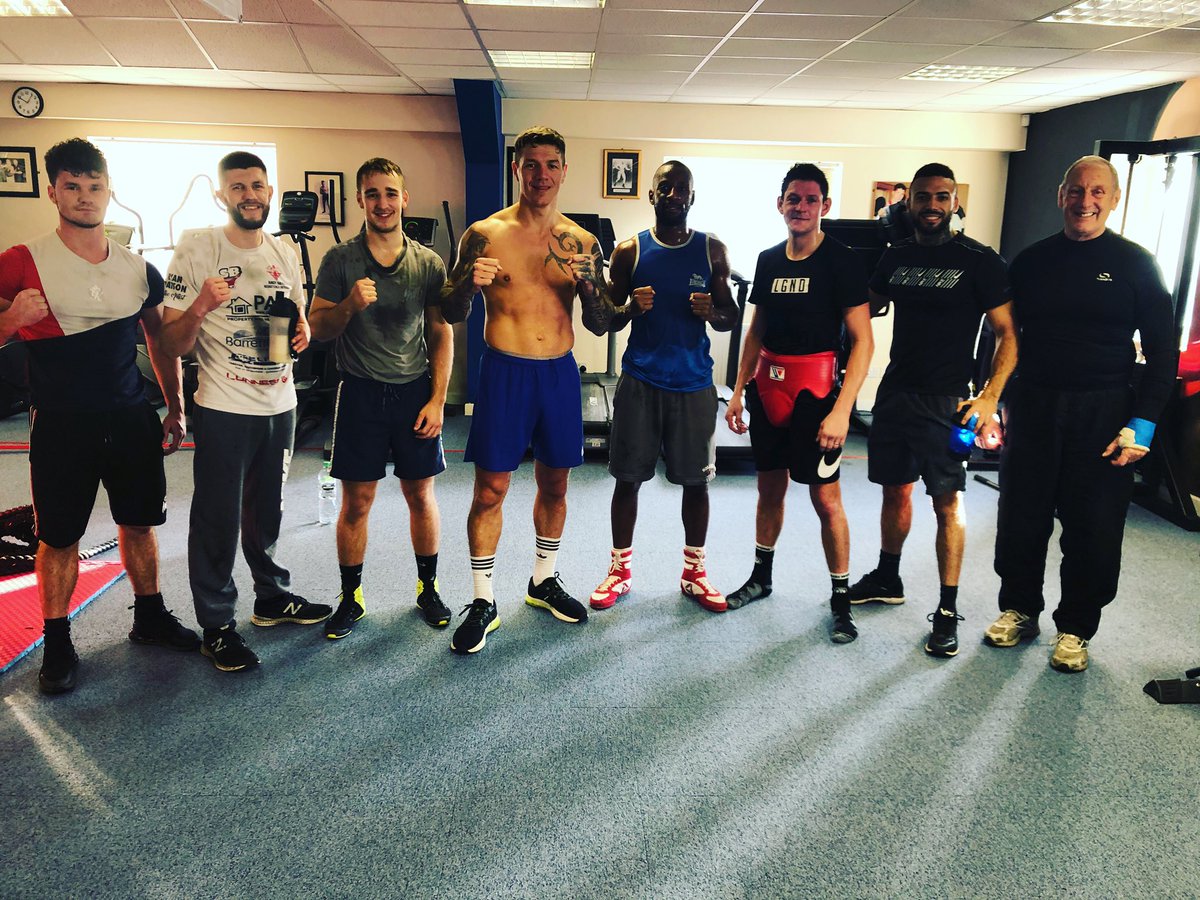 Festive period now over but this lot been in the gym working hard all got big fights in the new year and now it’s full steam ahead #boxing #SBP