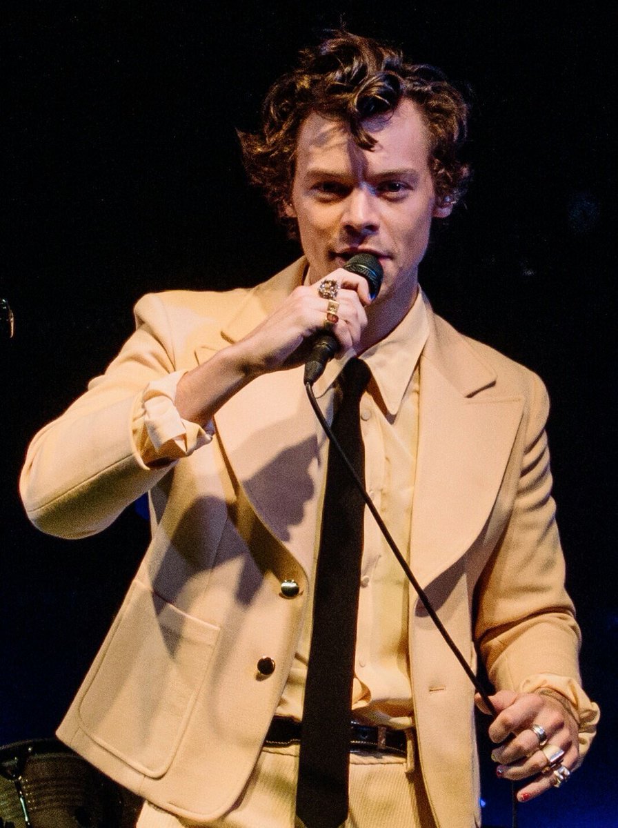 goldenhazes's tweet image. missing you