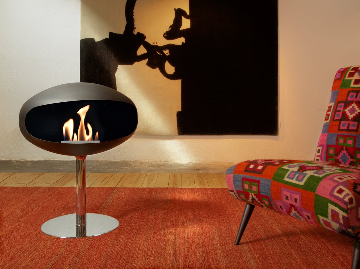 PEDESTAL
The Pedestal Cocoon is a portable and freestanding contemporary fireplace. It is versatile and easy to move. ed.gr/b2x9r