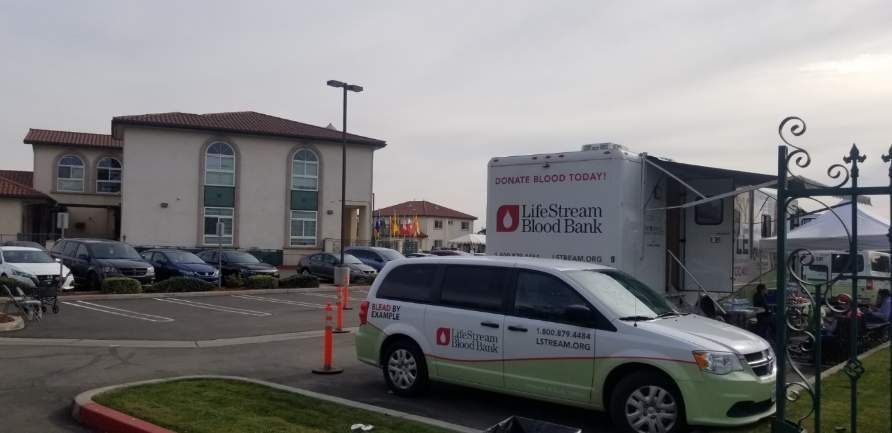 MuslimYouthUSA's tweet photo. During last weekend’s #JalsaWC (@wcjsusa), #MuslimYouth teamed up with @lifestreamblood and helped collect blood donations during the event. Helping serve the community even during large-scale events is  #WhatMuslimsDo https://t.co/bzs8bSoYQj