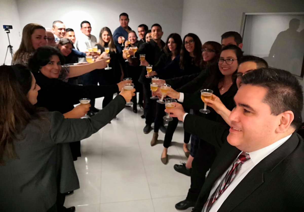 tm_sonora's tweet photo. El pasado 25 de noviembre se llevó a cabo la graduación de varios de nuestros compañeros, en la cual culminaron sus Pathways a través de su discurso final.

¡Felicidades a América, Daniel, Diana, Jorge, Luis y Nidia!

¡Asiste!
🗓 Lunes
⏰ De 7:00 PM a 9:00 PM
📍 @CanacoHmo https://t.co/ckhTWy6UAM