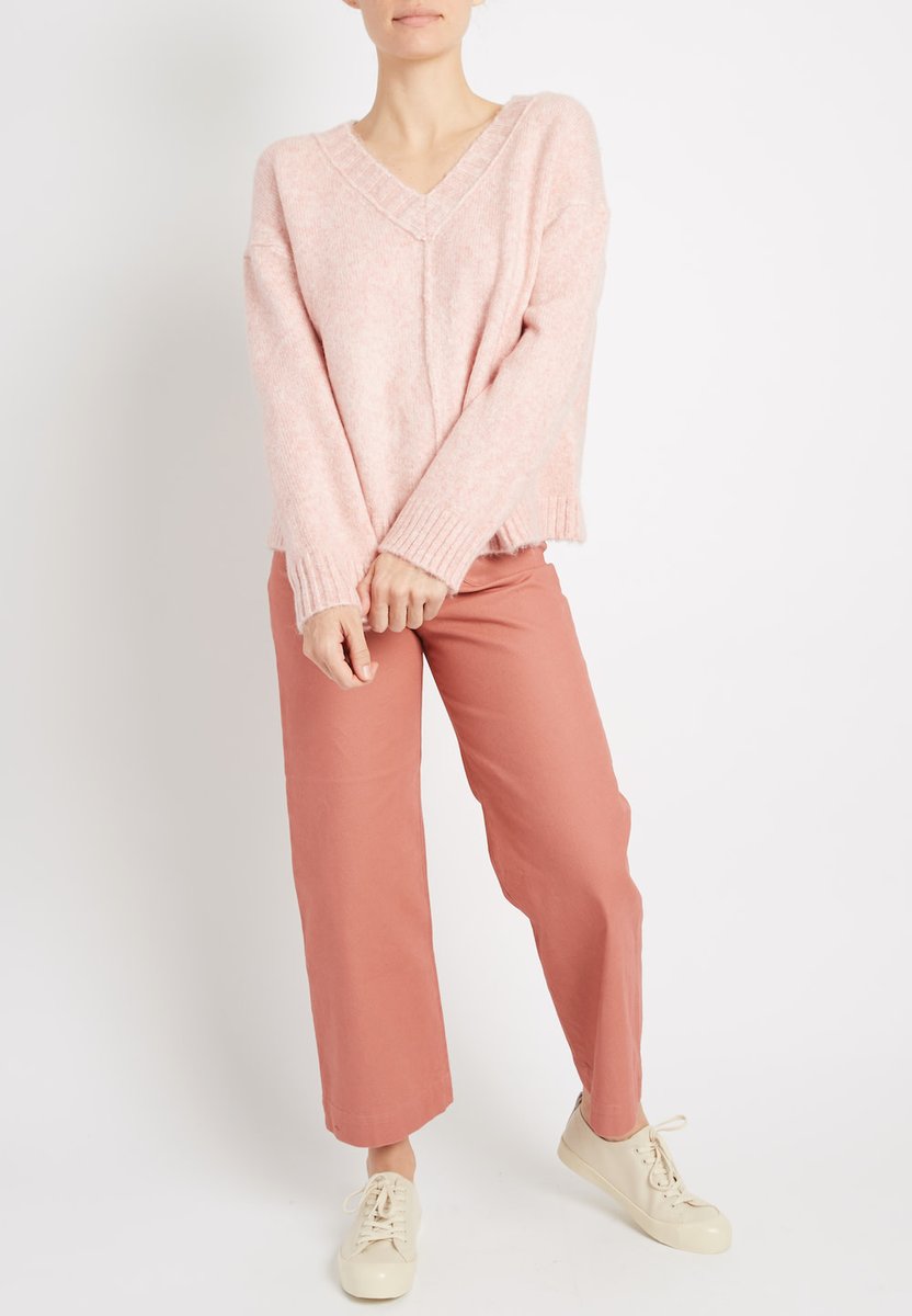 SALE! Enjoy 40% off our playful yet elegant Resort 2019 Collection💗

Shop now via link in bio.