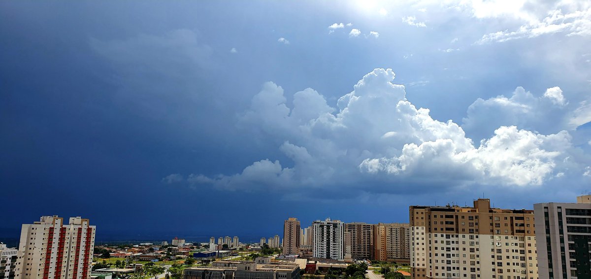 micheljfr's tweet photo. Nosso céu, nosso mar! #DF1 #samambaiasul https://t.co/QvkbrekD1u