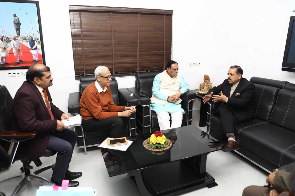 MoS in PMO visits Gujarat