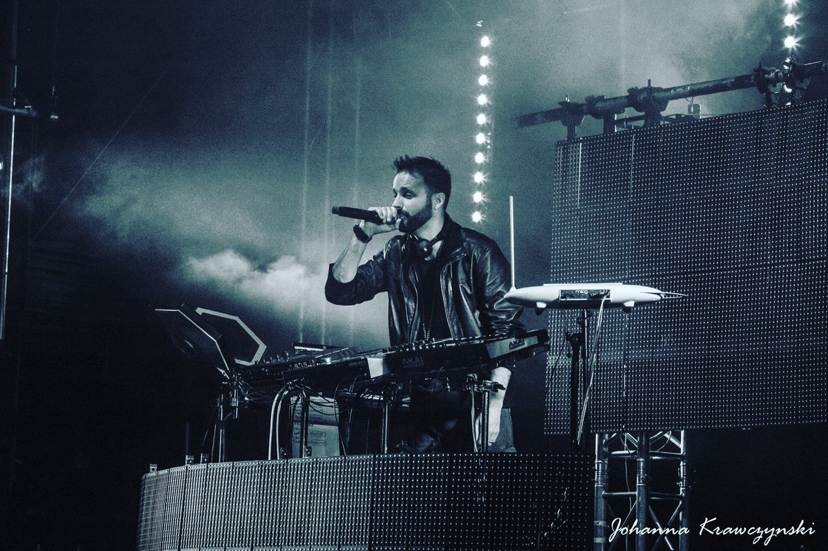 MANUDIGITAL's tweet photo. I hope that you spend a good time with your family for X-Mas🤶 ! This year was incredible 👌for me ! I want to thank you everyone of you for the love that you spread to me ! I really Love you my Digital crew ❤️without you nothing is possible 🙏! See you on the road 🌵🌲 🌴 🌳 https://t.co/FSoIgajMEJ