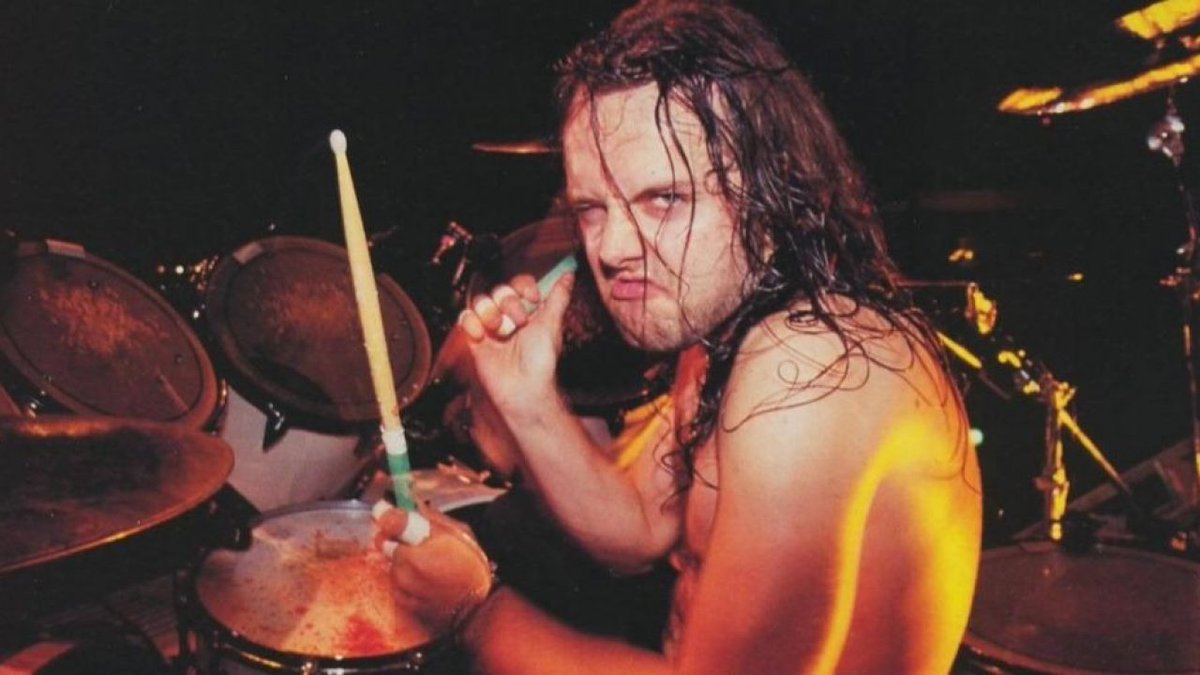 RockHistoryPics's tweet photo. Happy 56th birthday to Lars Ulrich, legendary drummer and co-founder of Metallica...and badass of metal.

#Metallica #larsulrich #HeavyMetal @Metallica @larsulrich https://t.co/rnfPTkcegY