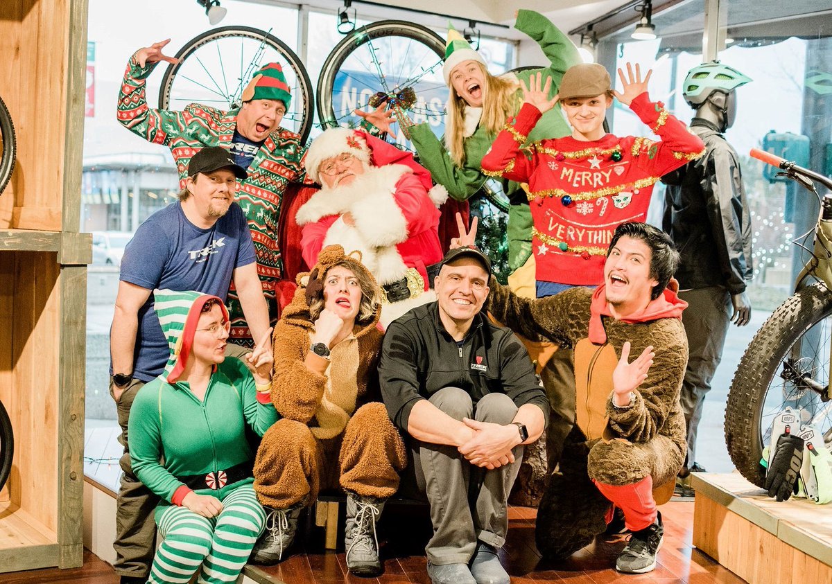 WorkAtTrek's tweet photo. Happy holidays 🎄 from our work families (all around the globe 🌎) to yours! https://t.co/a9G37G96Hq