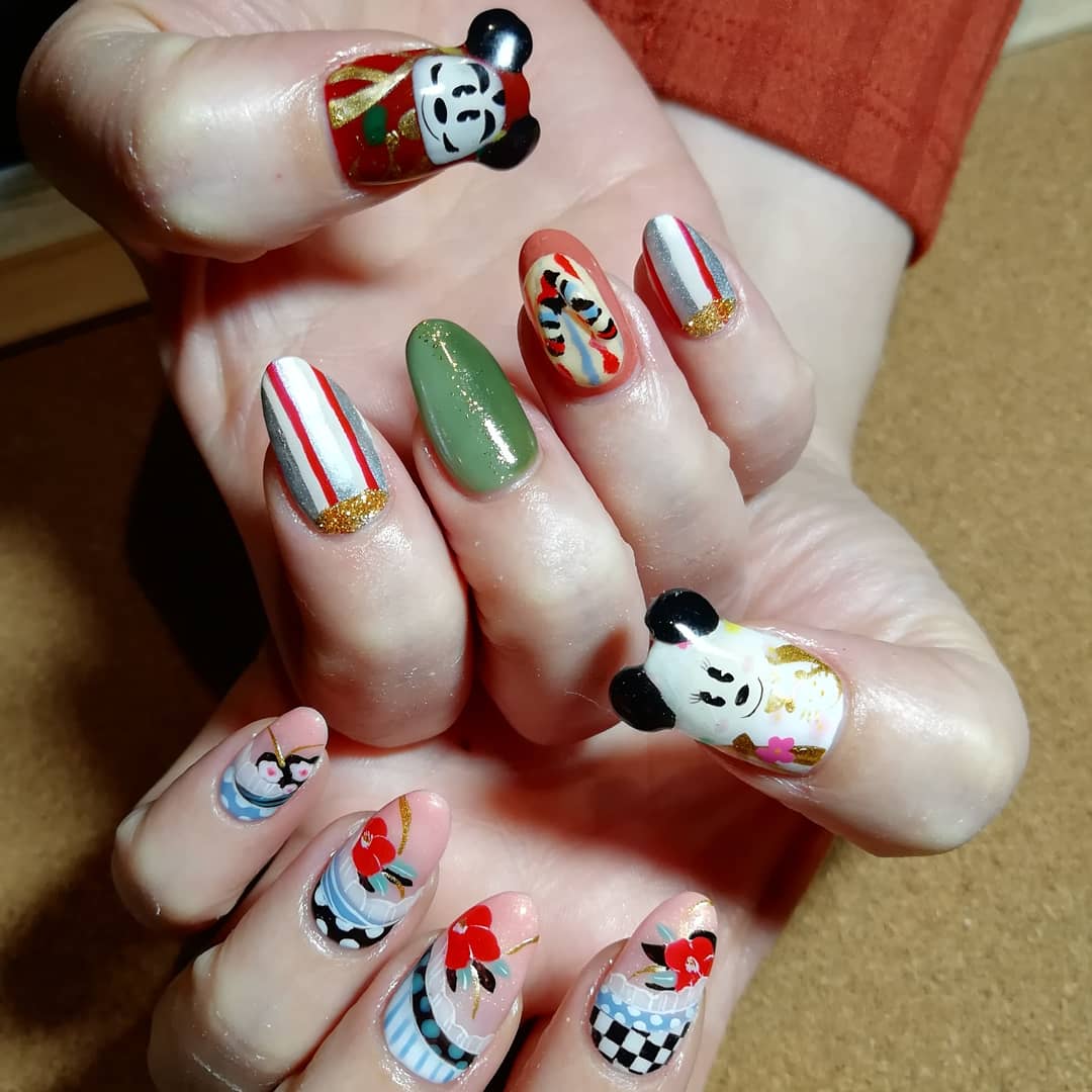 Twitter 上的 Erie S Nerd Nails お客様ネイル お正月に向けて テーマは大正ロマン 相変わらず斬新なお題ありがとうございました ネイル 痛ネイル 手描きイラスト 手描き アート 模写 Nail お正月ネイル 大正ロマンネイル 冬ネイル 和柄ネイル 下駄