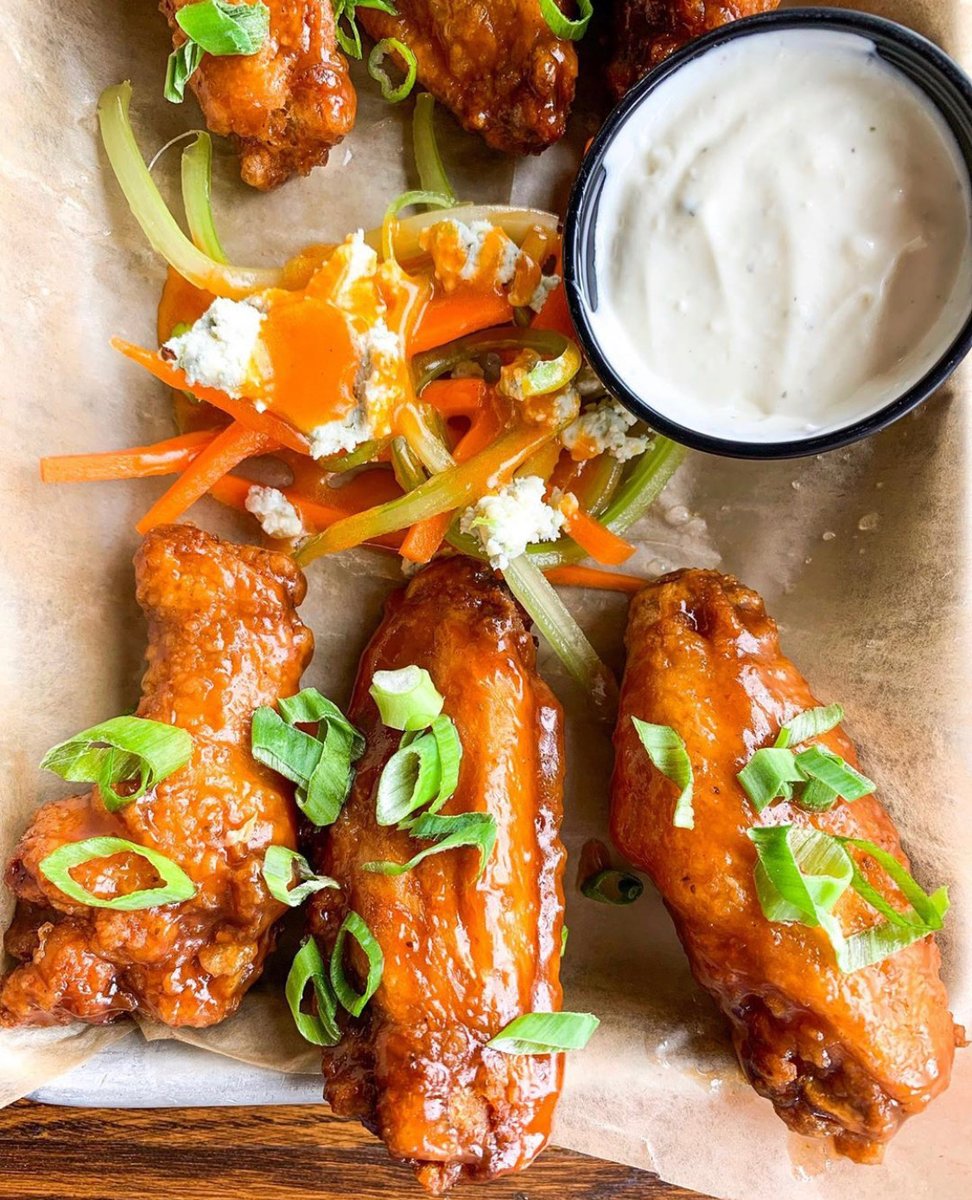 And we're back open!🍻Join us for the happiest of Happy Hours with half-off sharables and half-off drafts, Monday-Friday from 4pm-6pm!