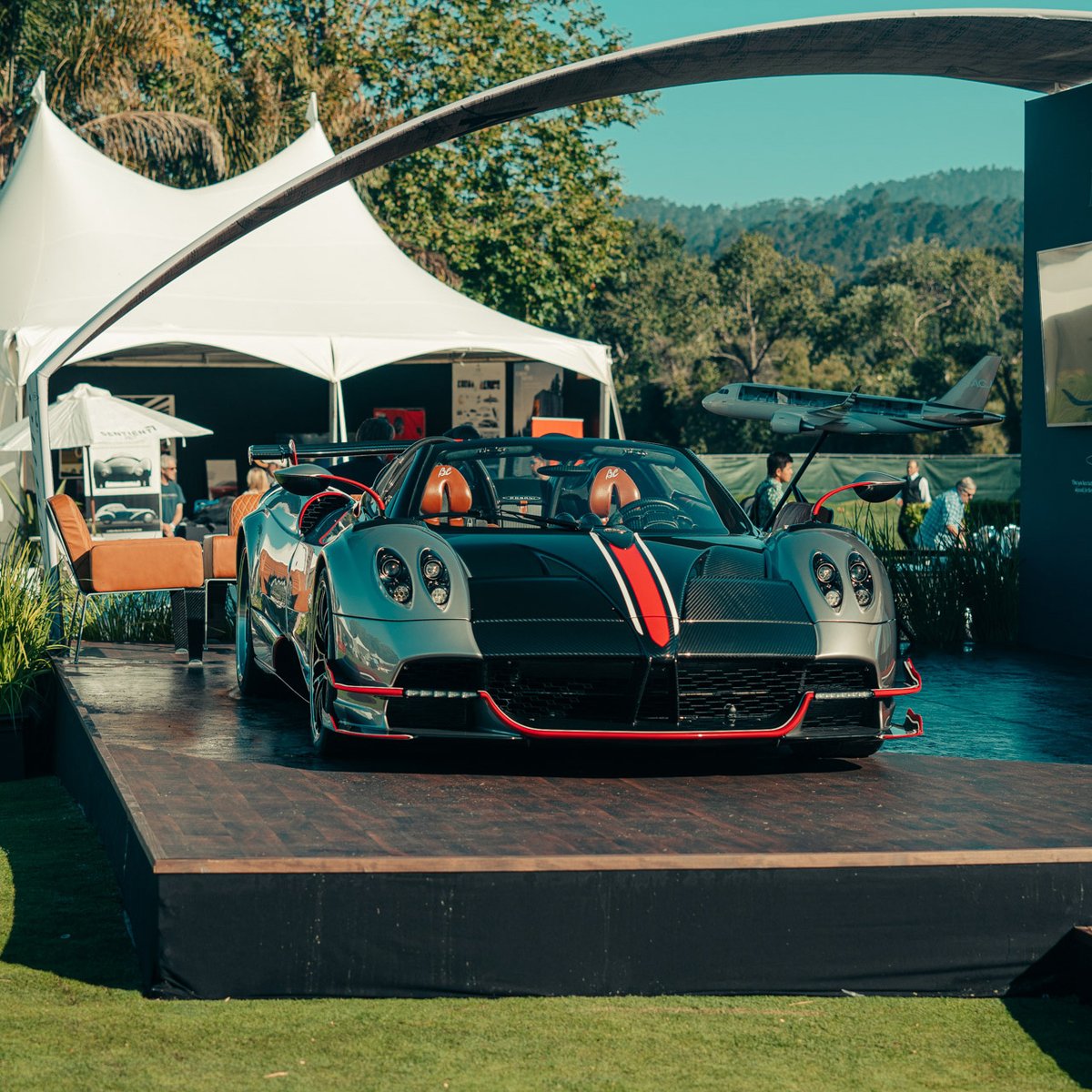 PaganiAuto's tweet photo. 2019 Pagani Highlights – What a tremendous August! During Monterey Car Week, the ultimate creature of the Pagani Atelier was presented: the Huayra Roadster BC.

#pagani #2019paganihighlights #huayra #roadsterbc #montereycarweek #thequail #pebblebeachconcours https://t.co/tBXvSNVZy5