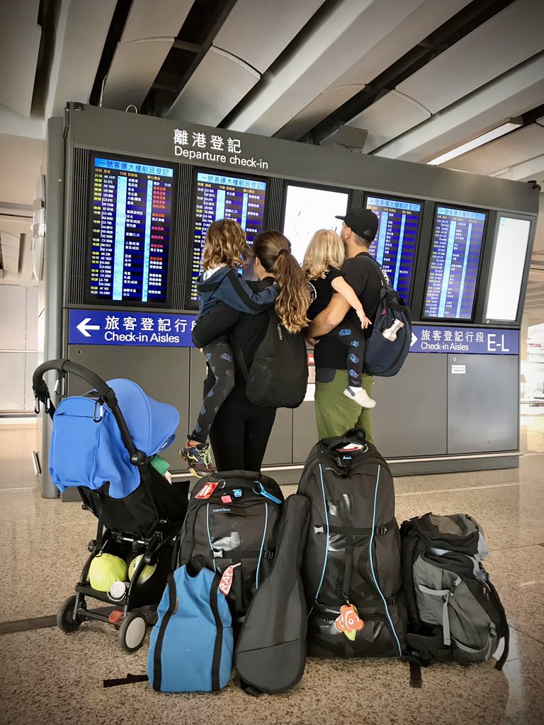 Después de 351 días de viaje ininterrumpidos... ¡volvemos! 
Esto no es un punto y final.
☝🏼Es un punto y seguido.
Hay MochiFamily para rato🤟🏼
Pronto NOVEDADES ✌🏼