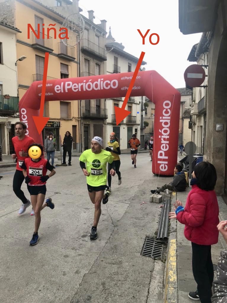 RoviraCristina's tweet photo. Hoy he vuelto a quemar turrones en un 5K🏃‍♀️
Creo que he quedado 3a (era una carrera sin podio ni🏆 pero con bolsa y caldo Aneto😋
Lo alucinante es la niña que ha quedado segunda🐆💨
Como suben las nuevas generaciones😱
#Entreponts #RodadeTer https://t.co/CjkXjESs5s