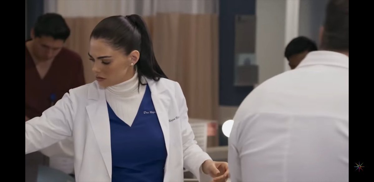 DaniArenasCol's tweet photo. #Capturas1 #MejoresMomentos #DavidParedes @DanArenas #DavidYRegina #Davina 👨🏻⚕️❤👩🏻⚕️💉💏💘 @liviabritoof #Capitulo33 @MedicosOf #MedicosLineaDeVida #ConLasEstrellas #FelizJueves #FelizNavidad https://t.co/hZ4p2gdDSp