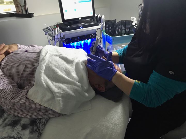 PrismDerm's tweet photo. Hydrafacials use a medical hydradermabrasion device that cleanses, exfoliates with a vacuum like effect and infuses skin with serums. They are customized based on your skin's needs. Schedule yours today!
https://t.co/EOsDBGuEpd https://t.co/F853Nv9MTt
