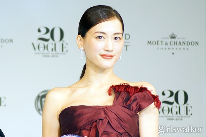 Asukaのトレンド日誌 綾瀬はるかはどうやって美肌を維持してる その美容法が簡単すぎて衝撃だった 綾瀬はるか 美容法 スキンケア T Co Dwaskdwqqw T Co G3gvikjeyo Twitter