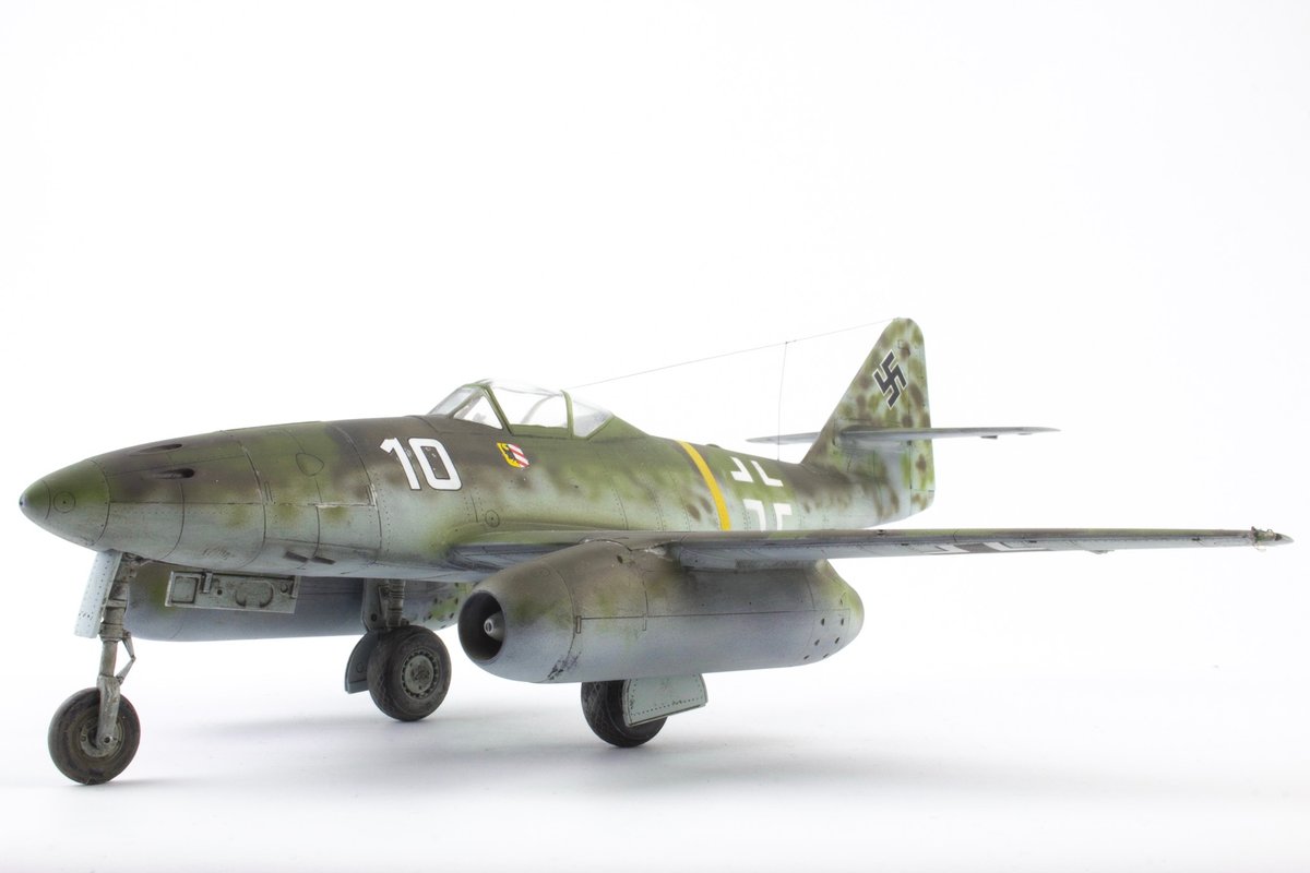 SnorresMayhem's tweet photo. The first combat-uset Jetfighter.. The Messerschmitt ME-262 This one in the livery of JG54 at Achemer  november 1944 https://t.co/YSeTOZW6S1