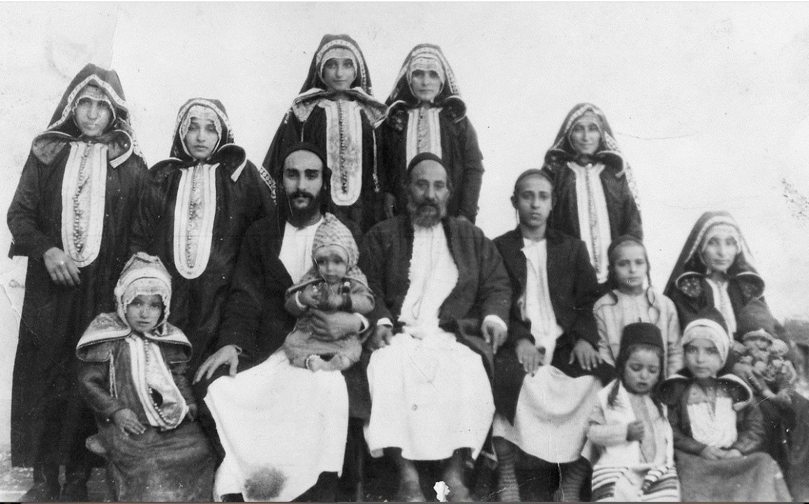 These Jews chose to settle in Silwan, a mixed, muslim majority town. Additional groups of Yemenite Jews arrived in 1908, 1909, & 1910. Zionist organizations would assist them, hoping to gain more immigrants