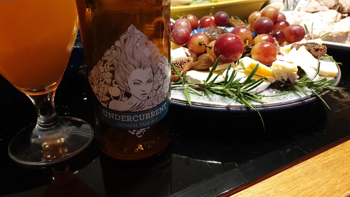 BobbyDaws's tweet photo. .@SirenCraftBrew Undercurrent with Boxing day tea..... what happened to Undercurrent? Bring it back please!.... go on.... it's Christmas! https://t.co/QFtwlCcYT8