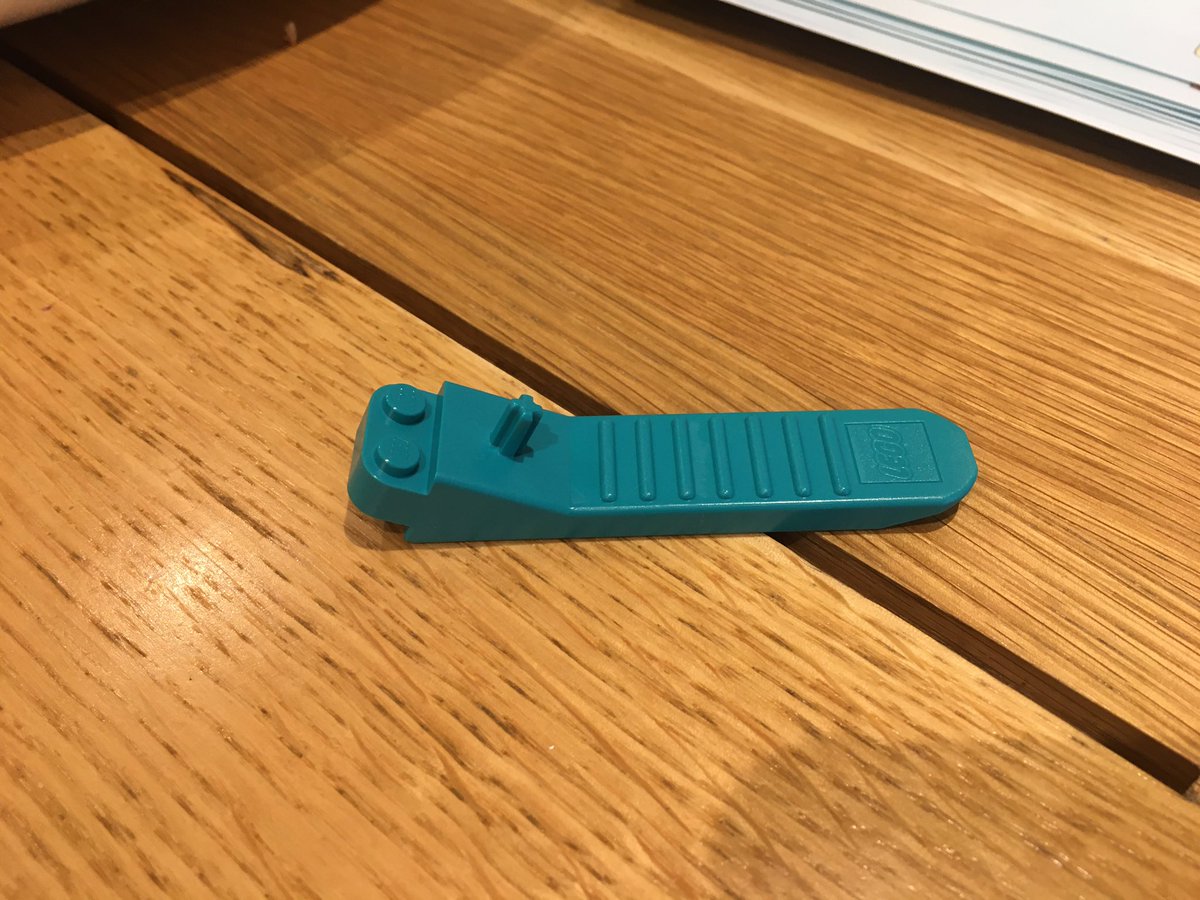 AndiHolah's tweet photo. Joy comes from a range of sources, but today I found it in a change of colour. #AFOL #LEGO  #Legochristmas #ifyouknowyouknow https://t.co/tVe2tShxrA