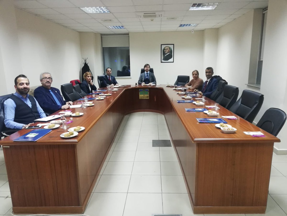 Kent Konseyi Aralık ayı Yürütme Kurulu toplantımızı gerçekleştirdik.  
Daha güzel bir Bahçelievler için fikirlerini paylaşan yürütme kurulu üyelerimize teşekkür ederim. <a href="/GokselE/">Göksel ERDEM 🇹🇷</a>  <a href="/bahcelievlergm/">Bahçelievler Gençlik Meclisi</a> <a href="/n_meclisi/">Bahçelievler Kadın Meclisi</a>  <a href="/BahcelievlerBel/">Bahçelievler Belediyesi 🇹🇷</a>