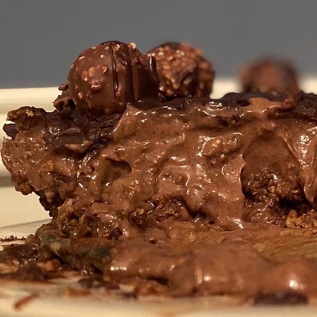 PAHammond's tweet image. Xmas now officially over. #beltoff #naptime #chocolate ift.tt/2rqvs26