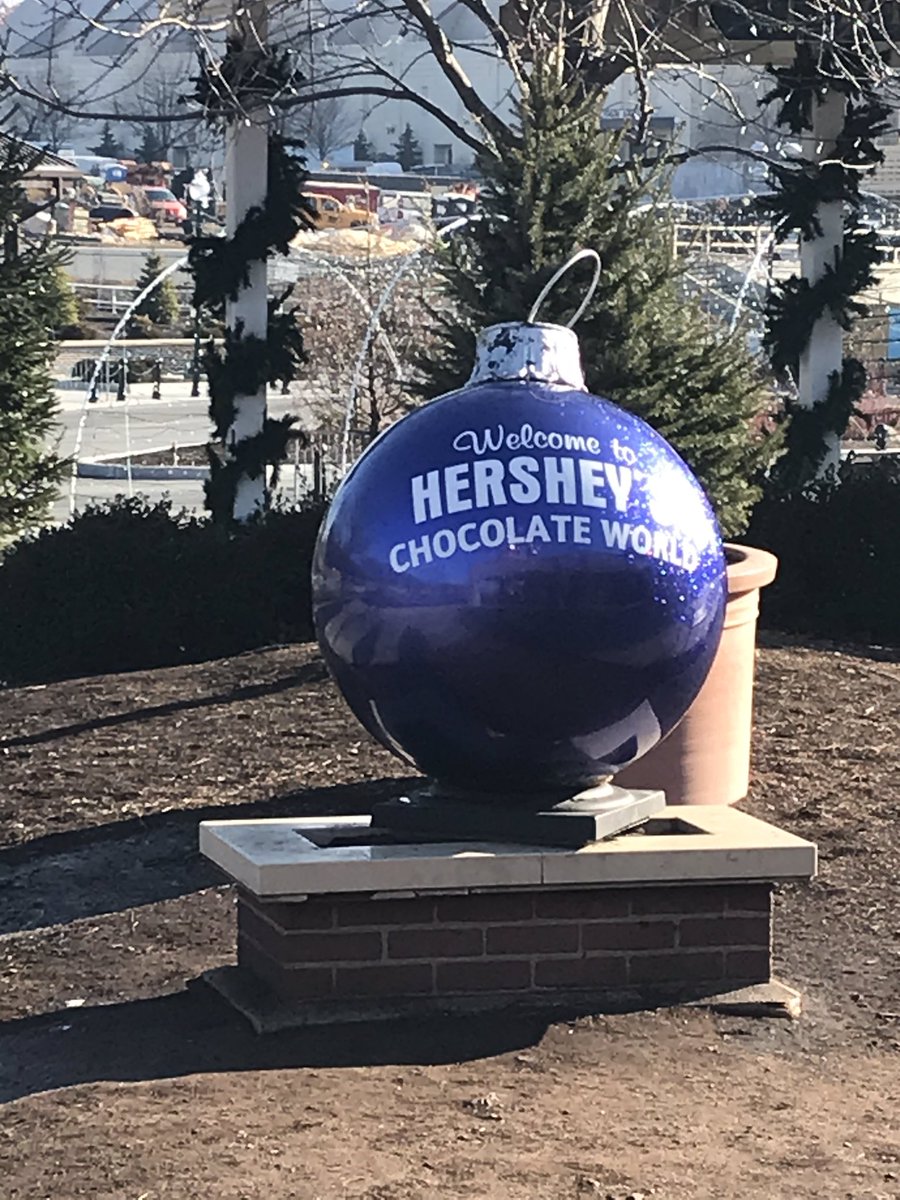 ohara727's tweet photo. Christmas in Hershey #chocolateworld https://t.co/yhFJZiNAXv