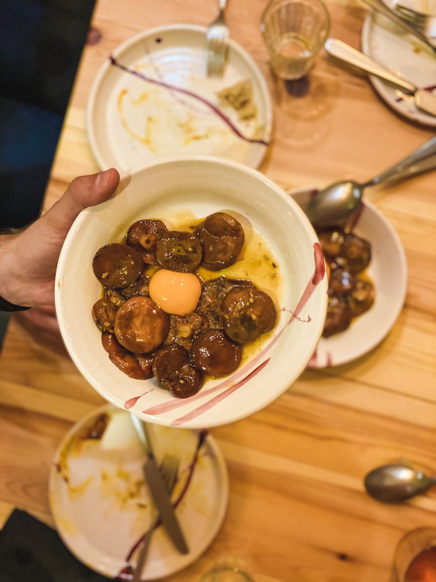 lalakestudio's tweet photo. ¡Hoy hemos despedido oficialmente el restaurante del año 2019 para nosotros! Amigos y clientes, Lauren y @TereCocinillas traspasan Barraca. No podía faltar  Francisco Mellado, el arquitecto, como parte de este bonito proyecto 😋 ¡Mucha suerte en la próxima aventura! 😃 https://t.co/PGGrCL03io
