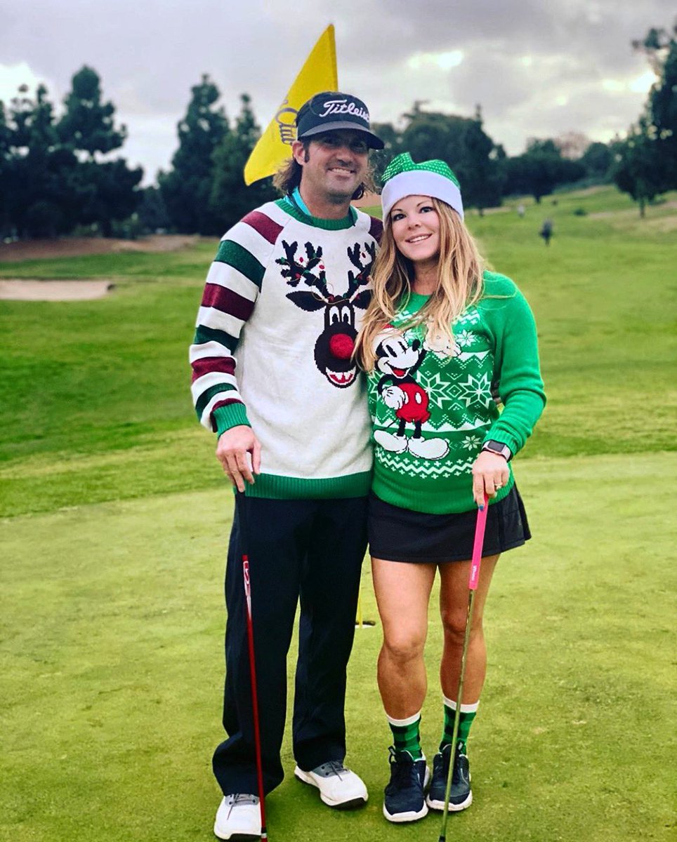 TheLomaClub's tweet photo. Keep the holiday spirit alive and SWING on by The Loma Club! 🏌🏼‍♂️🎄

Happy hour starts at 4pm— see you soon, #PointLoma! 🍺 https://t.co/bB44DAFoYe