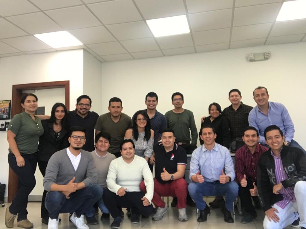 maurodrigueze's tweet photo. Formando profesionales de Gestión! Con una visión integrada de negocios, normas, resultados y empresas @uasbecuador @DianitaR_UASB  #Upcontrol https://t.co/MsH8zOYwuH