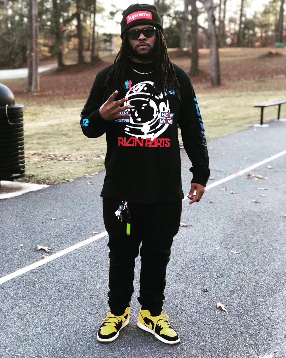 BigBaggs478's tweet photo. Stand out Young Bagg$, Dare to be different 🤞🏾🖤🌹 https://t.co/i65MJ7BSBL