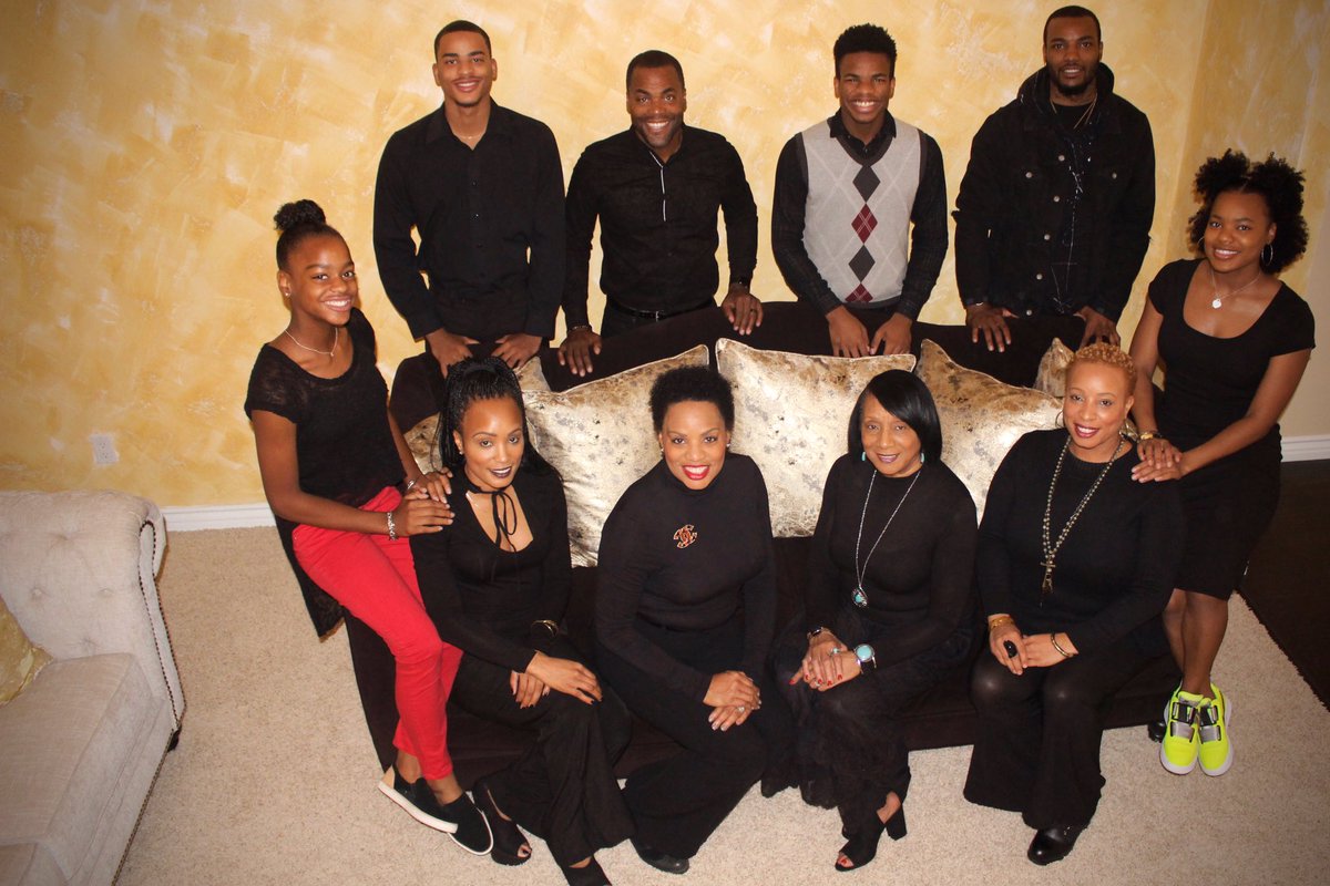 Same picture 3 years later. God preserves!!! <a href="/MilanAcquaah/">Lan</a> <a href="/ReignaBanks/">reign💙</a> <a href="/rj_banks01/">Mr. Bank$</a> @banks_riordan <a href="/rbmint/">Roland B Banks</a> <a href="/Agapeland_ACA/">Agapeland (ACA)</a> <a href="/CBUmbb/">California Baptist Men's Basketball</a>