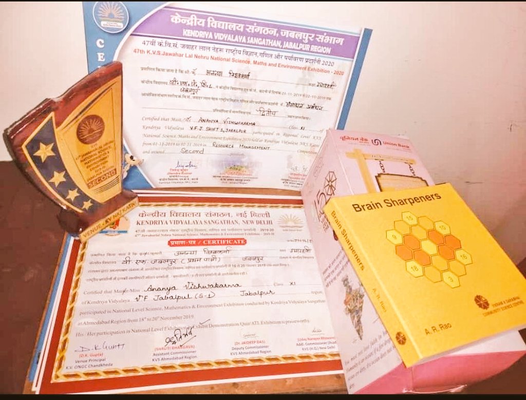 ananyaav1116's tweet photo. The final journey of my life begins from here🖤........#jnnsmee #isro #AtalYojana #sciencelove #innovation #kvs #druginspection #medicoline #passionate .....now at last ....reached at the final beginning stage from where I'll start learning about how to run my precious life. https://t.co/AhT8oZabtN