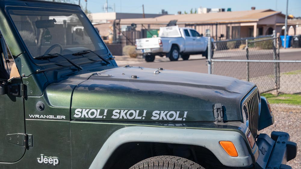 azdiyguy's tweet photo. Check out these awesome vinyl graphics I made for my friend's old jeep with my @OfficialCricut ! There's a step-by-step tutorial: on the blog: https://t.co/jAr5GQWiWW #sponsored #cricutcreated #vinyl #jeep #stickers #decals #brandambassidor https://t.co/IySCpd2uVf