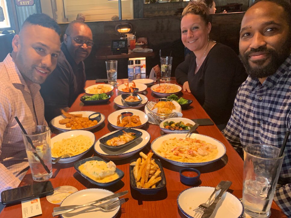 SKaleelHD's tweet photo. Enjoying a holiday dinner with my Salary Team! 
#holidayseason #HappyHolidays #SeasonsGreetings #redlobster #1262homedepot #12SixtyZoo #thehomedepot https://t.co/vdrbrr5v0g