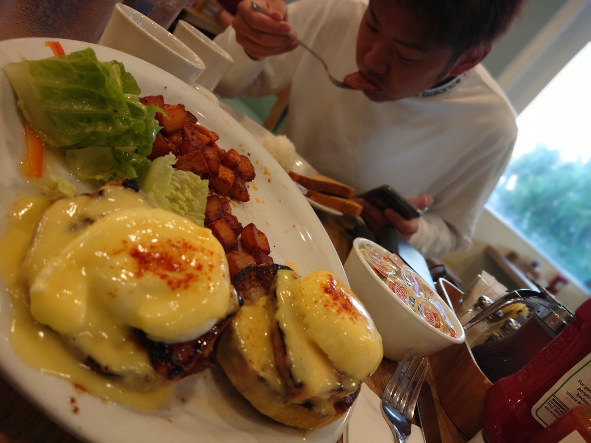 atakayusuke's tweet photo. #breakfast

#エッグベネディクト

#alohakitchen #Hawaii #Honolulu #Waikiki
#アロハキッチン #ハワイ #ホノルル #ワイキキ

#阪神 #阪神タイガース #タイガース
#西勇輝 

#Dayoff #休日 https://t.co/UPe537BYjN