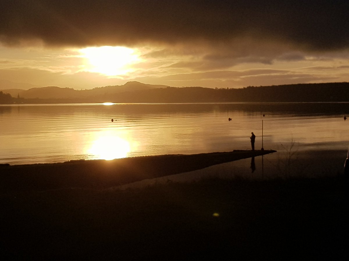 RetailMapping's tweet photo. @actionhappiness We took some timeout to enjoy the sun going down, with the view from Toward Point over Rothesay. #DoGoodDecember #ActionForHappiness https://t.co/g6D5iSaE5t