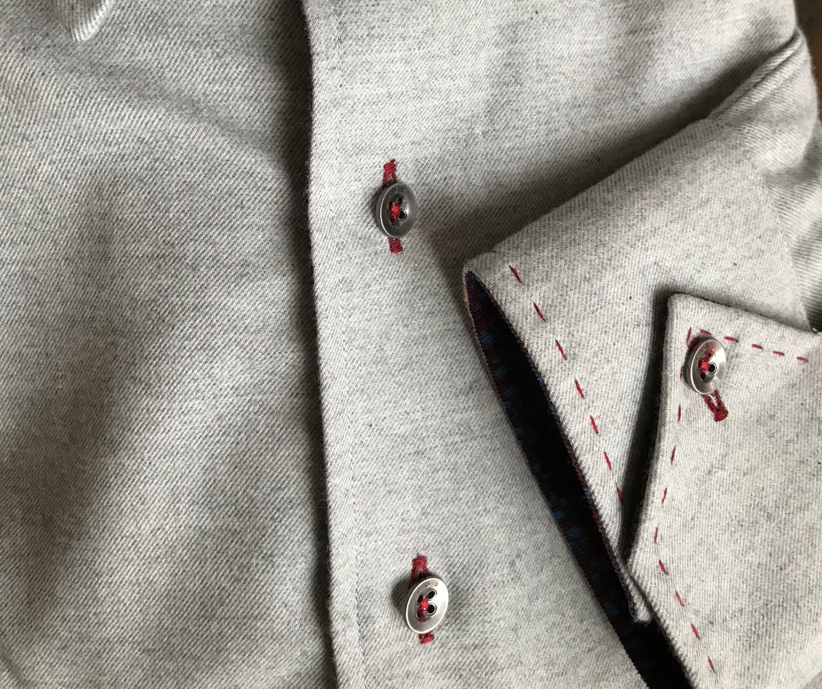 BespokeEdge's tweet photo. Here's a shirt with some western style. Note the envelope style cuff and the saddle stitching details. It's a nicely dressed up look (but not too dressy) for your Denver or Boulder office. https://t.co/ntecaJzz3d