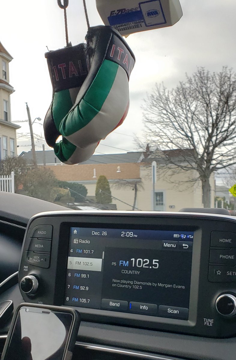 briegev's tweet photo. Okay @jacksonblue this made my day ๐๐ป @Morgan_Evans look what was on the radiooo @Country1025WKLB you're the best ๐ https://t.co/68xkatnqJf