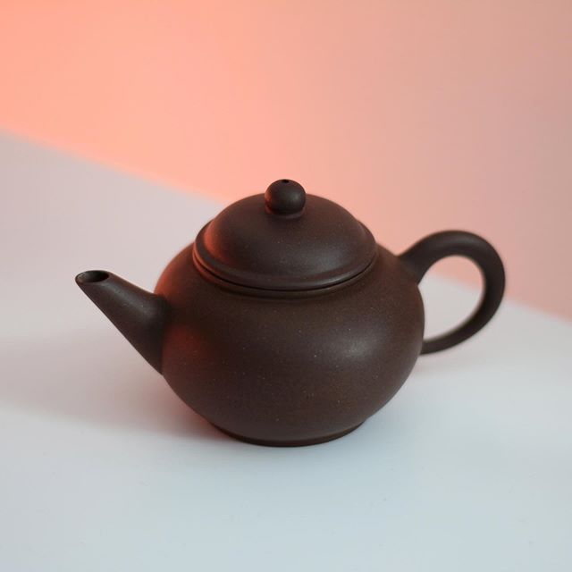 Tea89Noir's tweet photo. The Neon Collection: Part 2
.
.
.
.
#neon #synthwave #retro #1980s #cyberpunk #vintage #teapot #yixing #yixingteapot #neonnoir #retroart #art #vaporwave #modernart #tea #teapot #puerhtea #oolong #manga #anime #ghostintheshell #purple  #outrun #neonlights #gongfucha  #gongfutea #t https://t.co/aDzicqTpju
