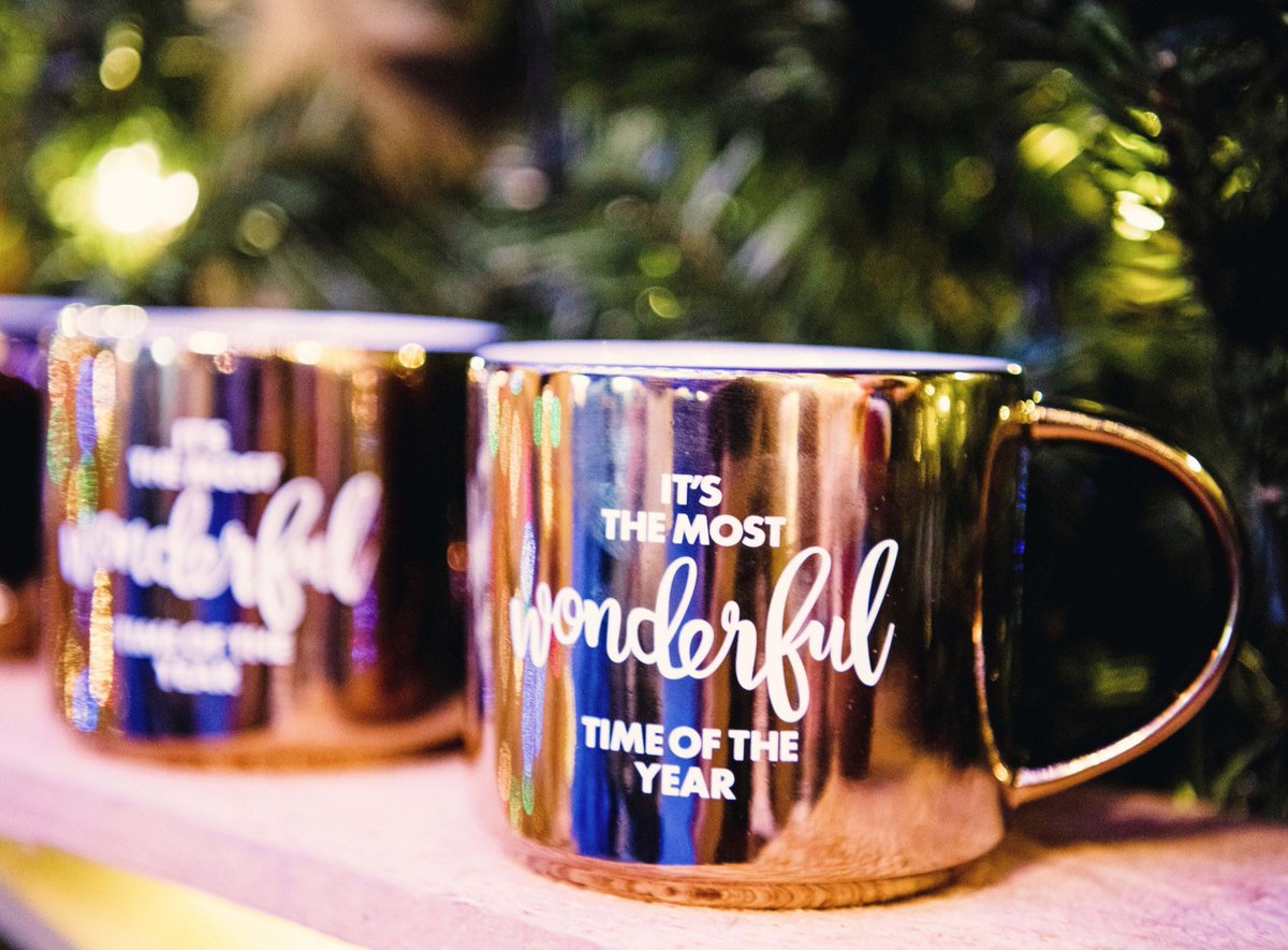 EnchantSEA's tweet image. You had me at #hohoho! 🎄❤️
Pick up a piece of fun #Enchant merch at the Enchant Shop to remember us throughout all the seasons ⭐
TICKETS &amp;gt;&amp;gt; bit.ly/EnchantTixSeat…

#EnchantChristmas #Christmas #Xmas #holidays #friends #TMobilePark #ThingstodoinSeattle #SeattleDateNight