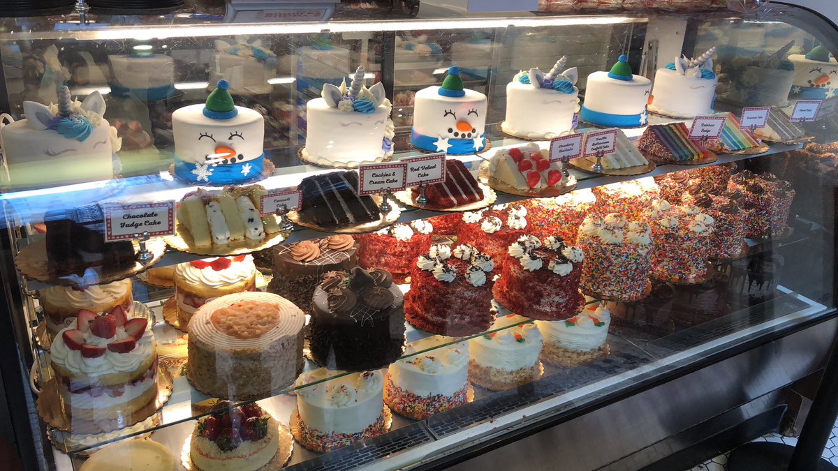 LUBRIEL26's tweet photo. @CarlosBakery NYC https://t.co/4JvdKfxdpT