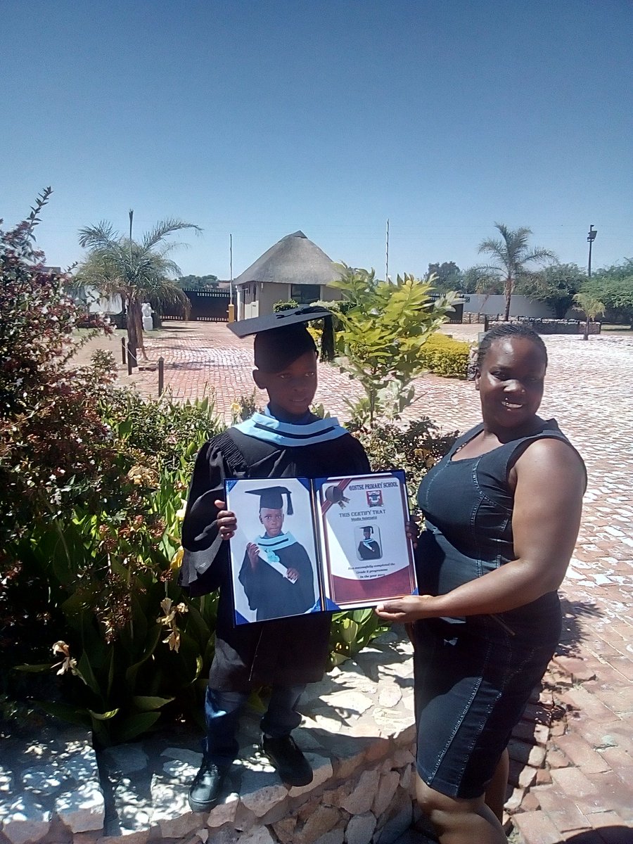 JuniusModia's tweet image. my family