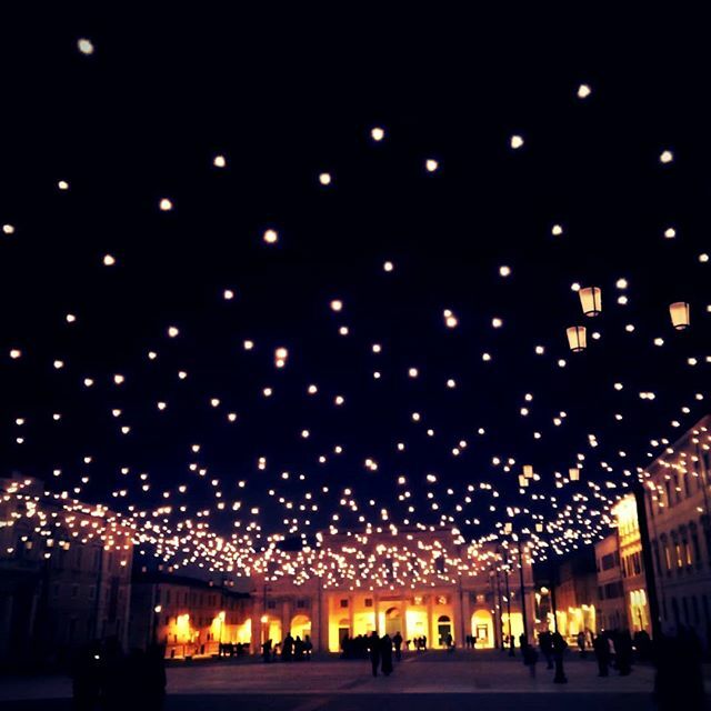 deantenea's tweet photo. Il fascino di un cielo stellato 🎇
.
.
.
.
.
.
#christmas #xmas #christmastree #christmasdecor #handmade #love #merrychristmas #santa #winter #christmastime #Senigallia #christmasgifts #holidays #holiday #gifts #christmasiscoming #navidad #christmasdecorations #santaclaus #sn… https://t.co/1hMA8fKUUJ