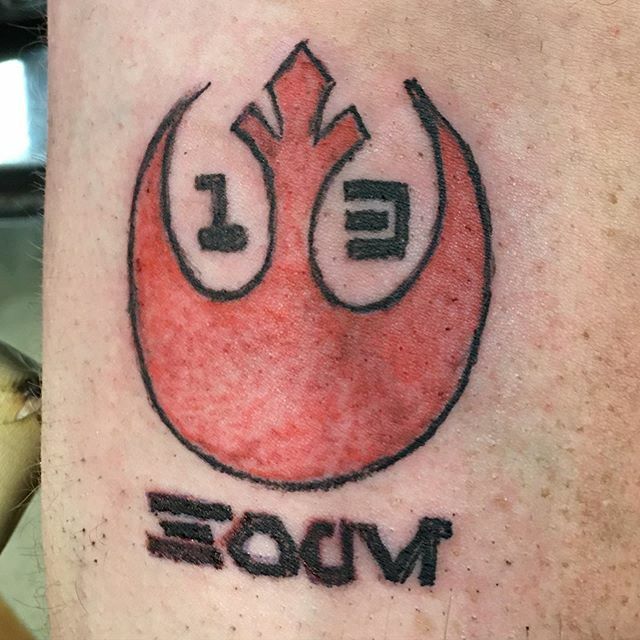 MouseMagicJJ's tweet image. Got my first tattoo! #starwars #rebel #rebelalliance #rebelalliancetattoo #starwarstattoo #starwarstattoos #starwarsbodyart #starbird #resistance #hope ift.tt/2QlyqNT