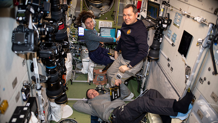 .<a href="/BigelowSpace/">Bigelow Aerospace</a> #BEAM and <a href="/SpaceX/">SpaceX</a> #Dragon work today as the crew researched space genetics. The station will lift its orbit tonight too. Read more... go.nasa.gov/399alm9