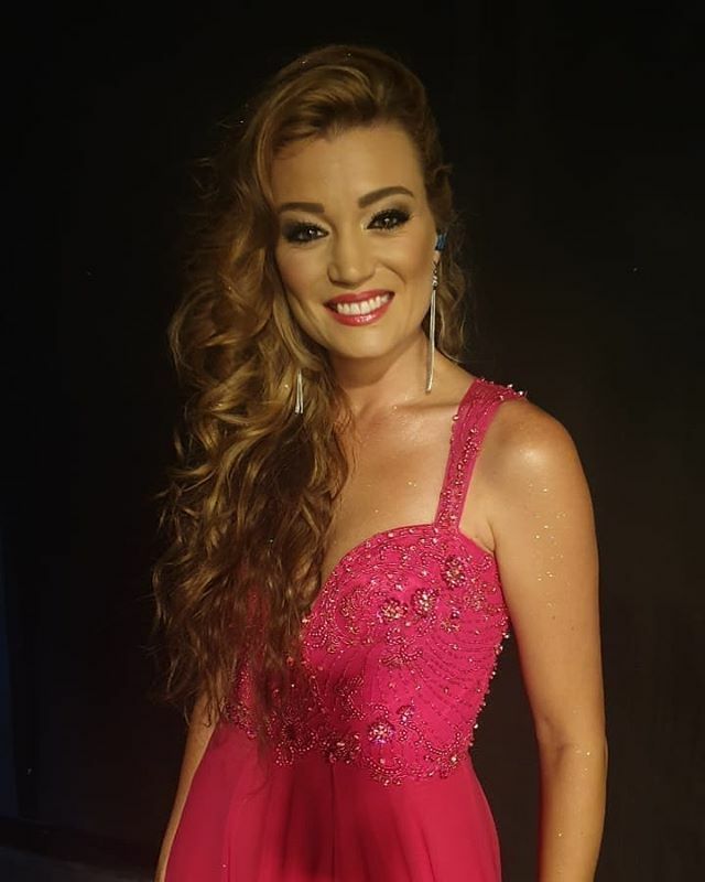 Credit to <a href="/nadinenet/">Nádine</a> : Hoop jul Feesgety is gevul met vrede en liefde...
Hierdie bly vir my die mooiste tyd vani jaar en ek voel geseënd om dit saam met familie en vriende te kan deel.

I made it back home just in time for Christmas after some wonderful concerts in Belgium!
…